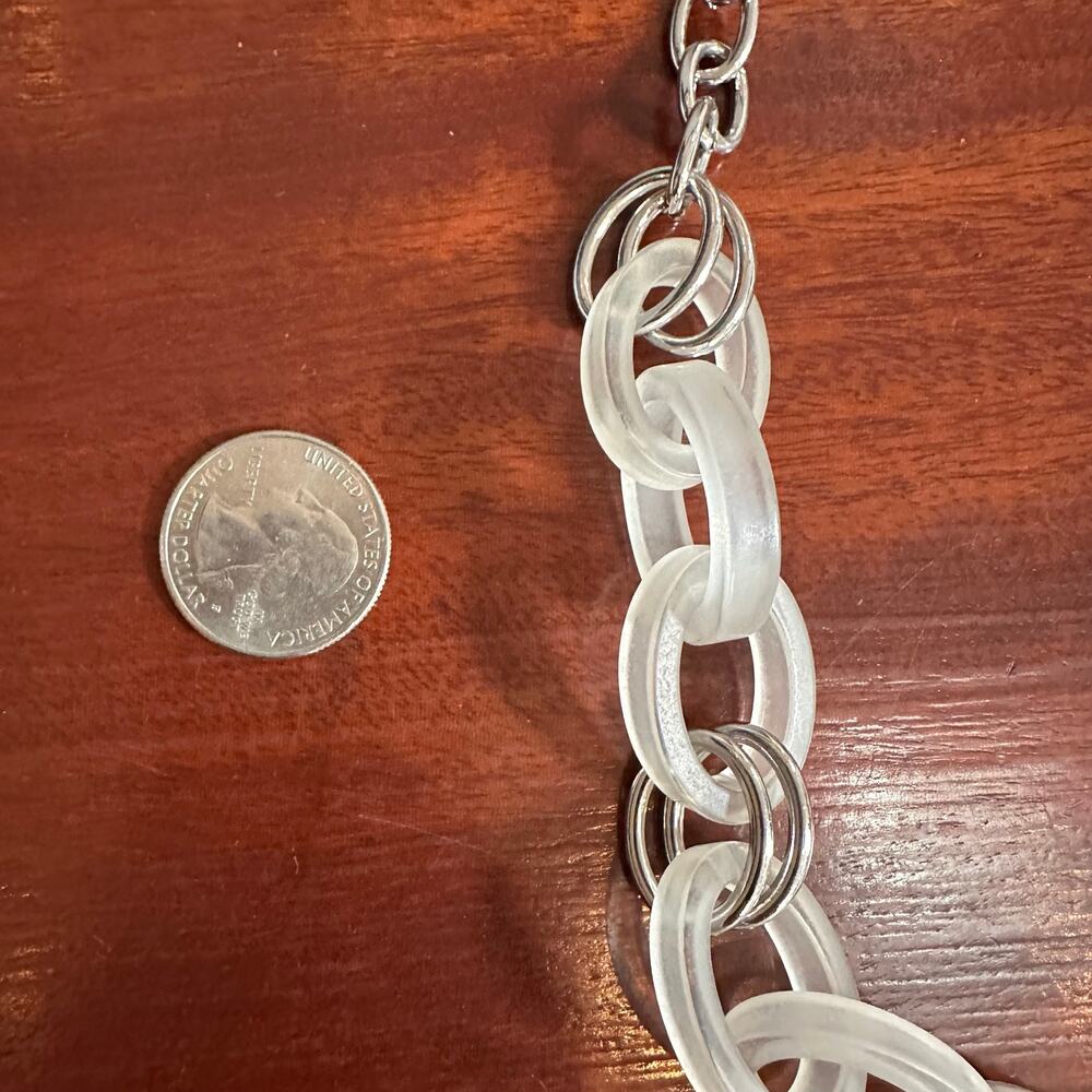 R.J. Graziano Frosted Lucite Chain Links Necklace Statement Jewelry White Silver - Picture 3 of 15